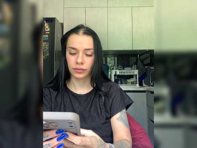 MaidenCrystal live cam on UnifiedCams
