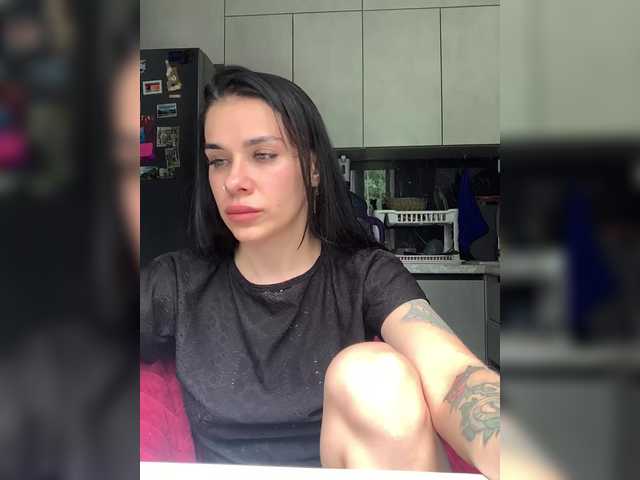 MaidenCrystal live cam on BongaCams