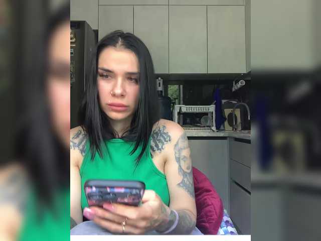 MaidenCrystal live cam on BongaCams