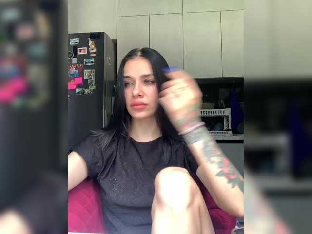 MaidenCrystal live cam on BongaCams
