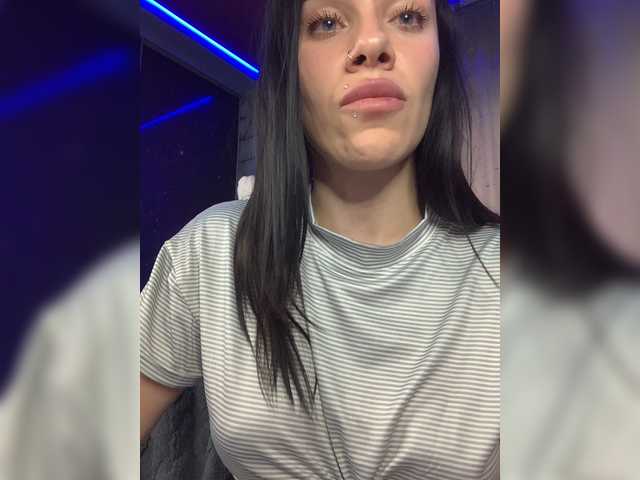 MaidenCrystal live cam on BongaCams