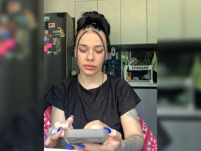 MaidenCrystal live cam on BongaCams