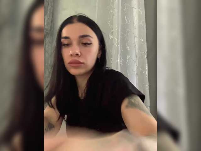 MaidenCrystal live cam on BongaCams
