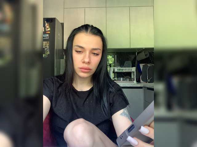MaidenCrystal live cam on BongaCams