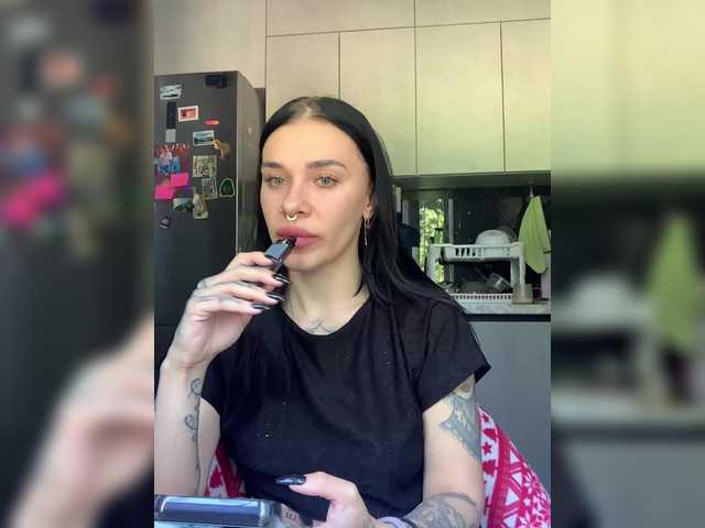 MaidenCrystal live cam on BongaCams