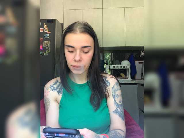 MaidenCrystal live cam on BongaCams