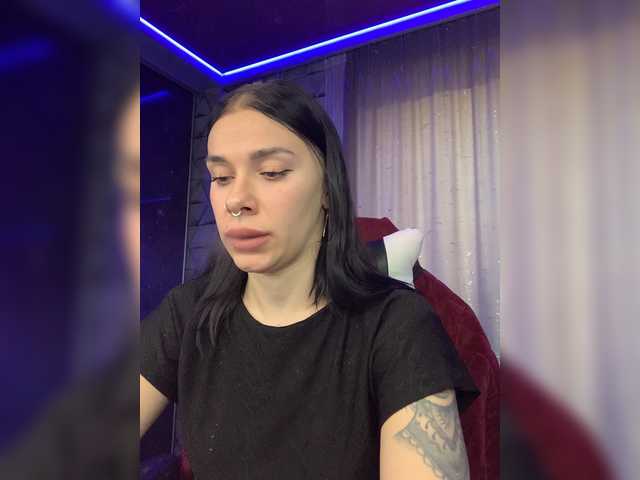 MaidenCrystal live cam on BongaCams
