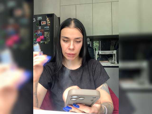 MaidenCrystal live cam on BongaCams