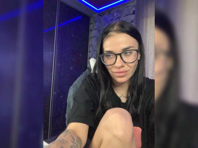 MaidenCrystal live cam on BongaCams