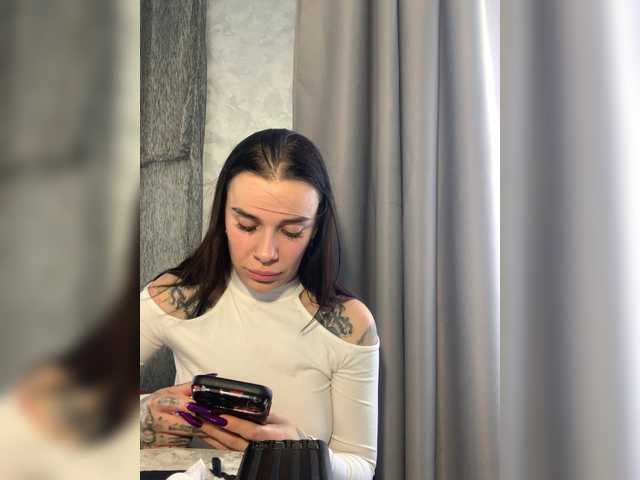 MaidenCrystal's BongaCams show and profile