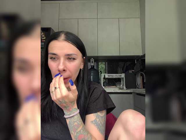 MaidenCrystal live cam on BongaCams