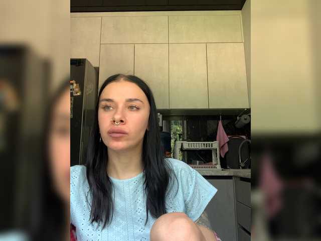 MaidenCrystal live cam on BongaCams
