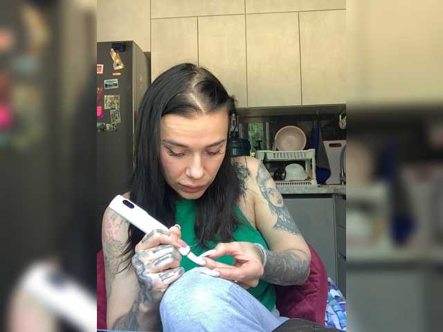MaidenCrystal live cam on BongaCams
