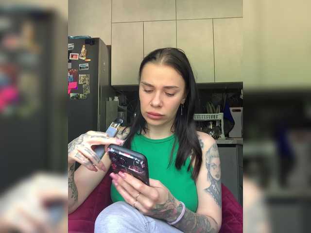 MaidenCrystal live cam on BongaCams
