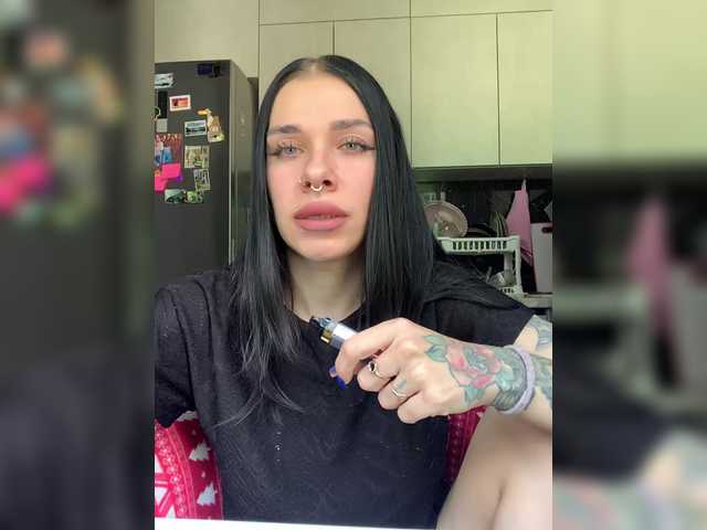 MaidenCrystal live cam on BongaCams