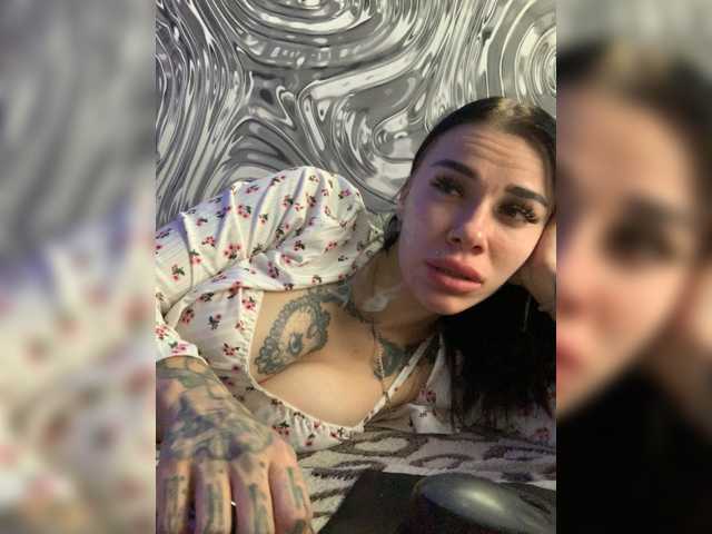 MaidenCrystal live cam on BongaCams