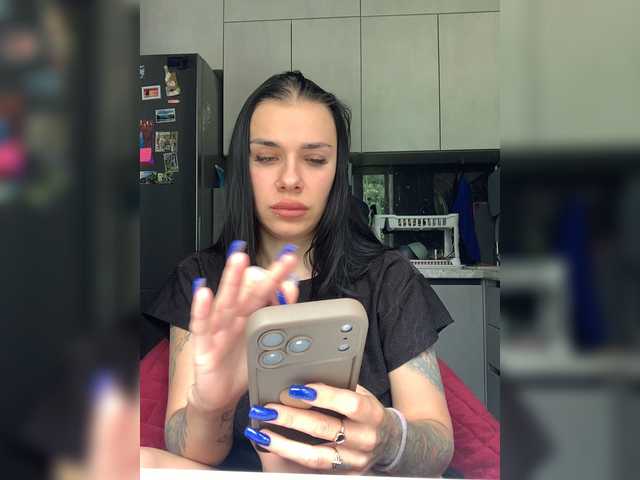MaidenCrystal live cam on BongaCams