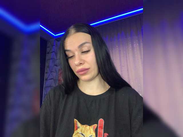 MaidenCrystal live cam on BongaCams