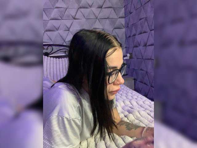 MaidenCrystal live cam on BongaCams