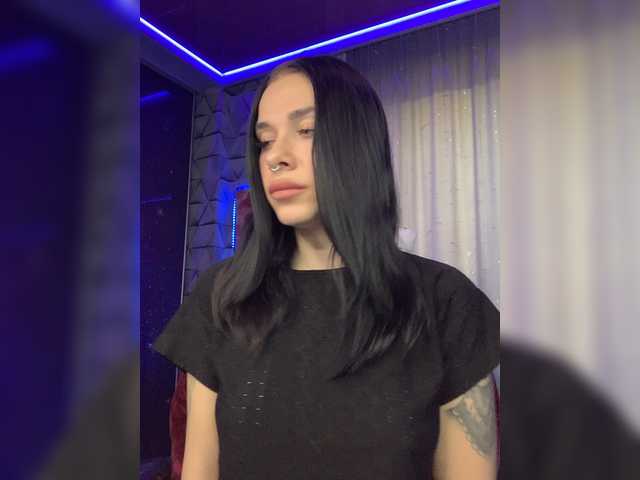 MaidenCrystal live cam on BongaCams