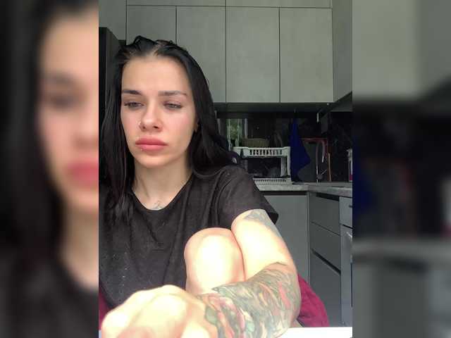 MaidenCrystal live cam on BongaCams