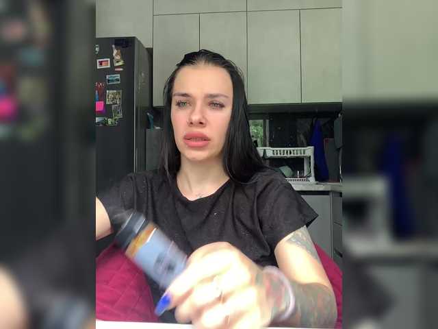 MaidenCrystal live cam on BongaCams