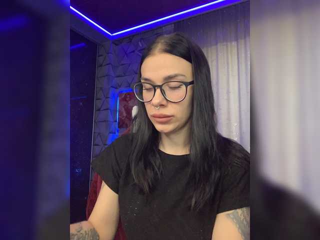 в попе у MaidenCrystal