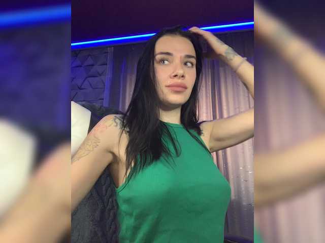 MaidenCrystal live cam on BongaCams