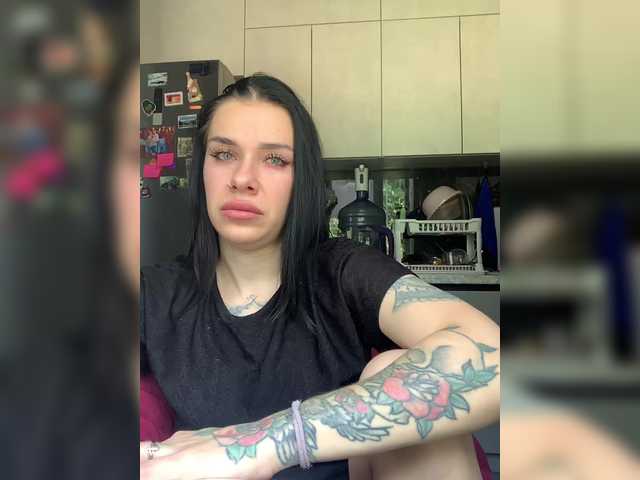 MaidenCrystal live cam on BongaCams