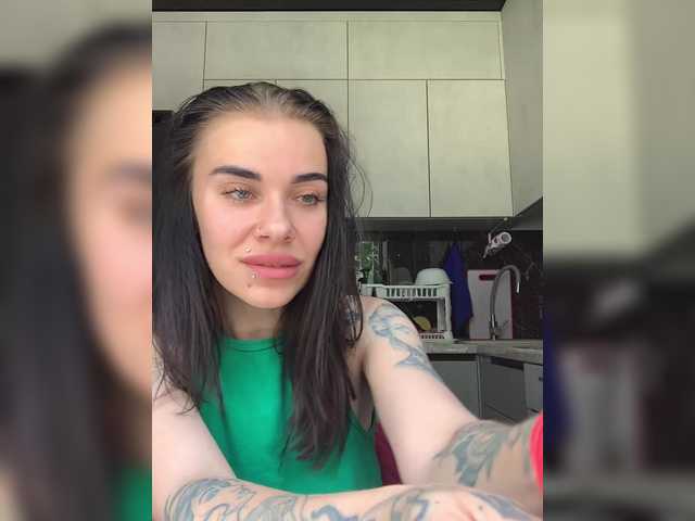 MaidenCrystal live cam on BongaCams