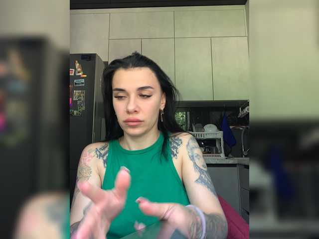MaidenCrystal live cam on BongaCams