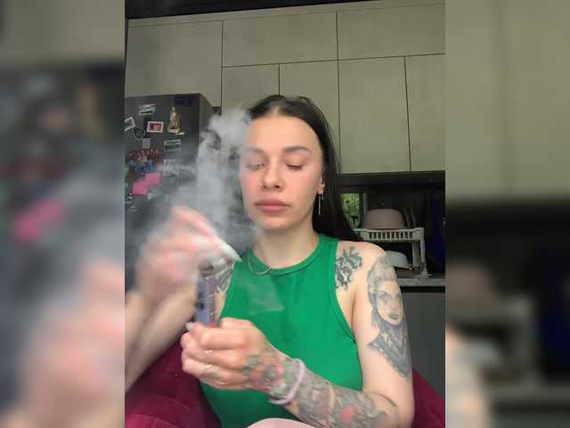MaidenCrystal live cam on BongaCams