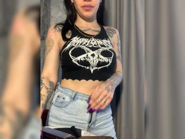 MaidenCrystal live cam