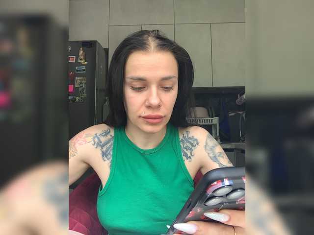 MaidenCrystal live cam on BongaCams