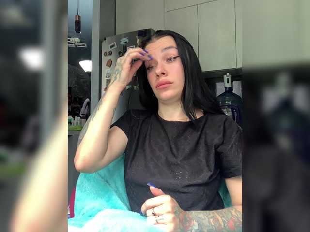 MaidenCrystal live webcam show