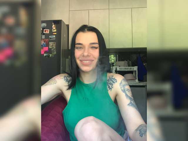 MaidenCrystal live cam on BongaCams