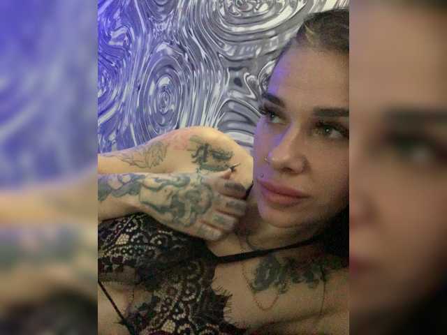 deva_maria live cam on BongaCams