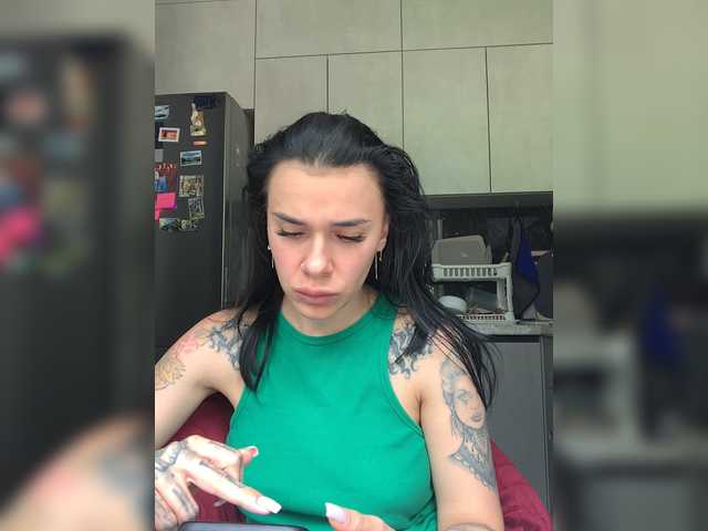 MaidenCrystal live cam on BongaCams