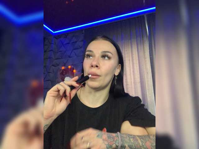 MaidenCrystal live cam on BongaCams