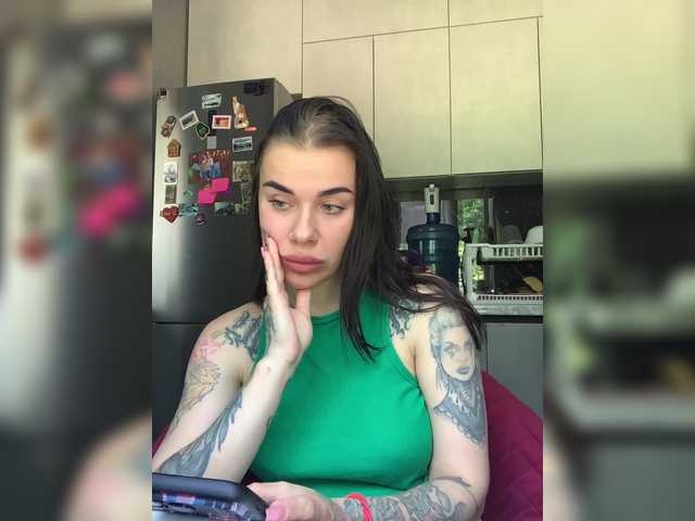 MaidenCrystal live cam on BongaCams