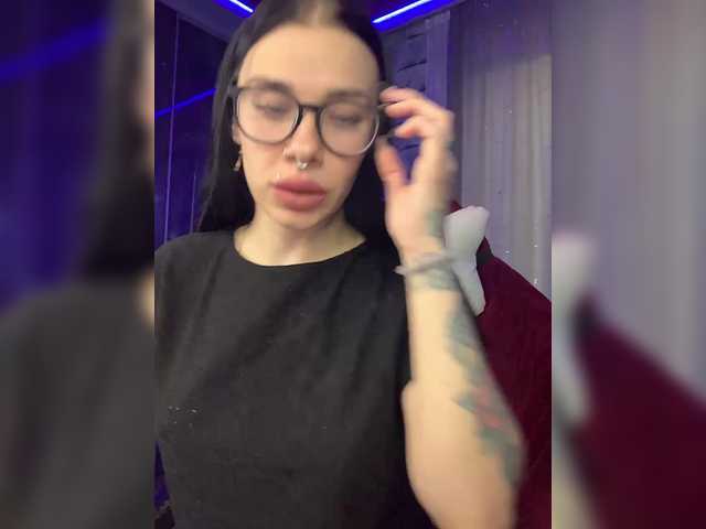 MaidenCrystal live cam on BongaCams