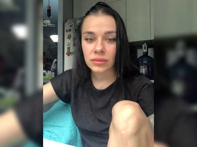 MaidenCrystal live webcam show