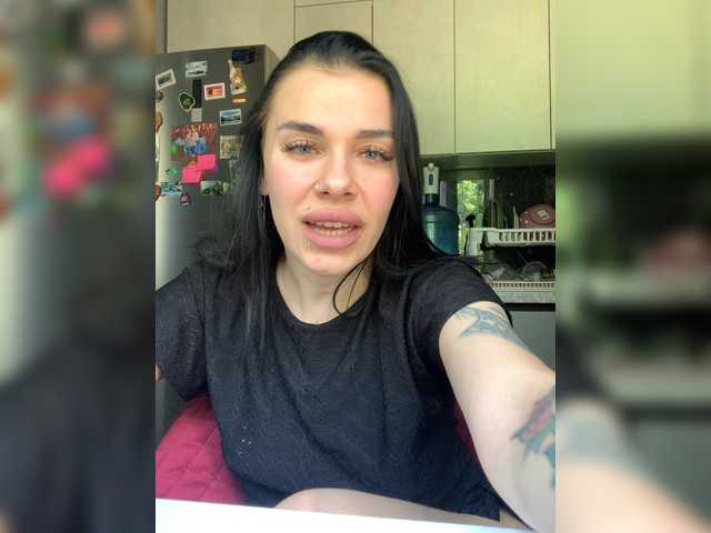 MaidenCrystal live cam on BongaCams
