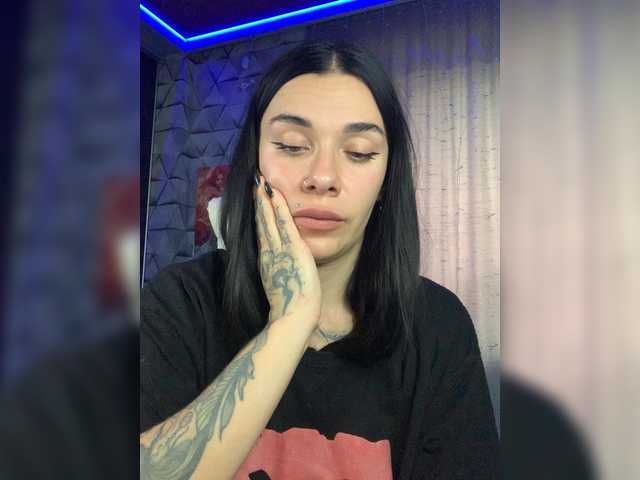 MaidenCrystal live cam on BongaCams