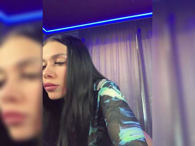 MaidenCrystal live cam on BongaCams