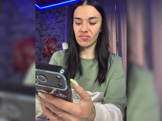 MaidenCrystal live cam on BongaCams