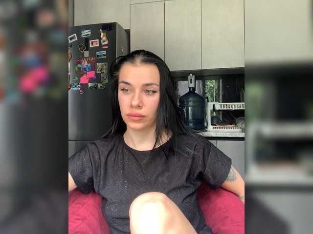 MaidenCrystal live cam on BongaCams