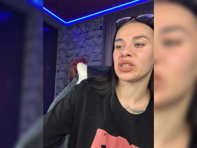 MaidenCrystal live cam on BongaCams