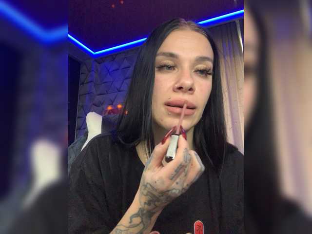 MaidenCrystal live cam on BongaCams