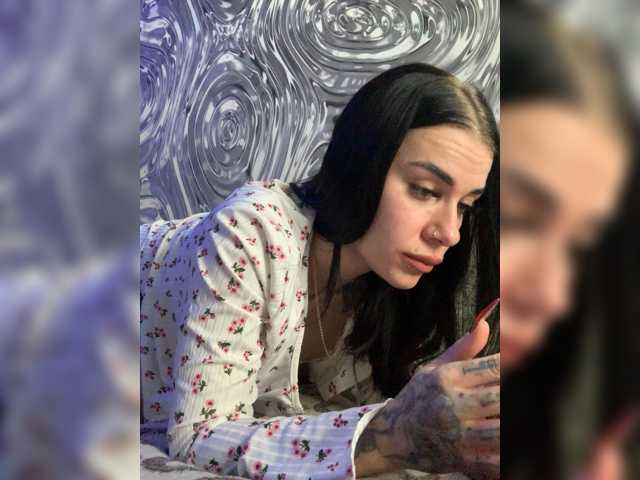 MaidenCrystal live cam on BongaCams